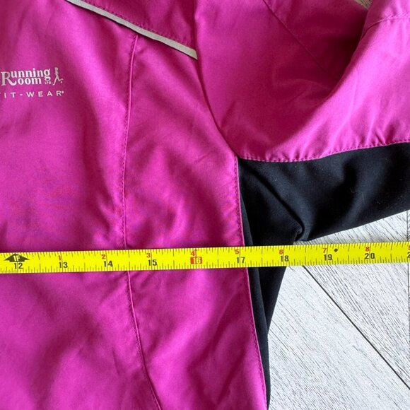 The Running Room | Mid Weight Magenta Reflector Running Jacket - Size S - Picture 9 of 13